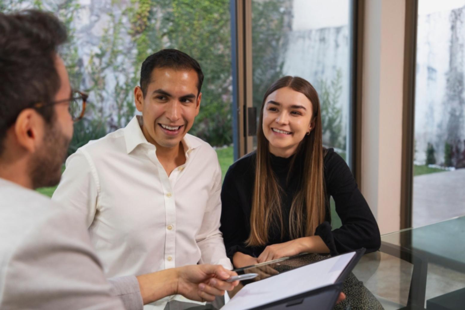 Finanzdatenanalyse auf modernem Arbeitsplatz